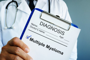 Průlom v léčbě mnohočetného myelomu v článku o prof. Hájkovi i pacientské příběhy