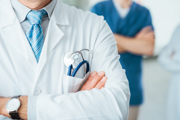 Novinky z hematologie: Kombinovaná terapie, liposomální vincristin, bezpečnost JAK inhibitorů a timing MRD