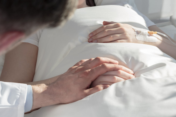 Kvalitnější paliativní péče pro pacienty i jejich rodiny. Strategie rozvoje paliativní péče do roku 2035 vstupuje do praxe